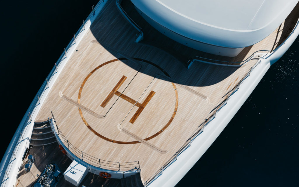 Helipad superyacht for helicopter