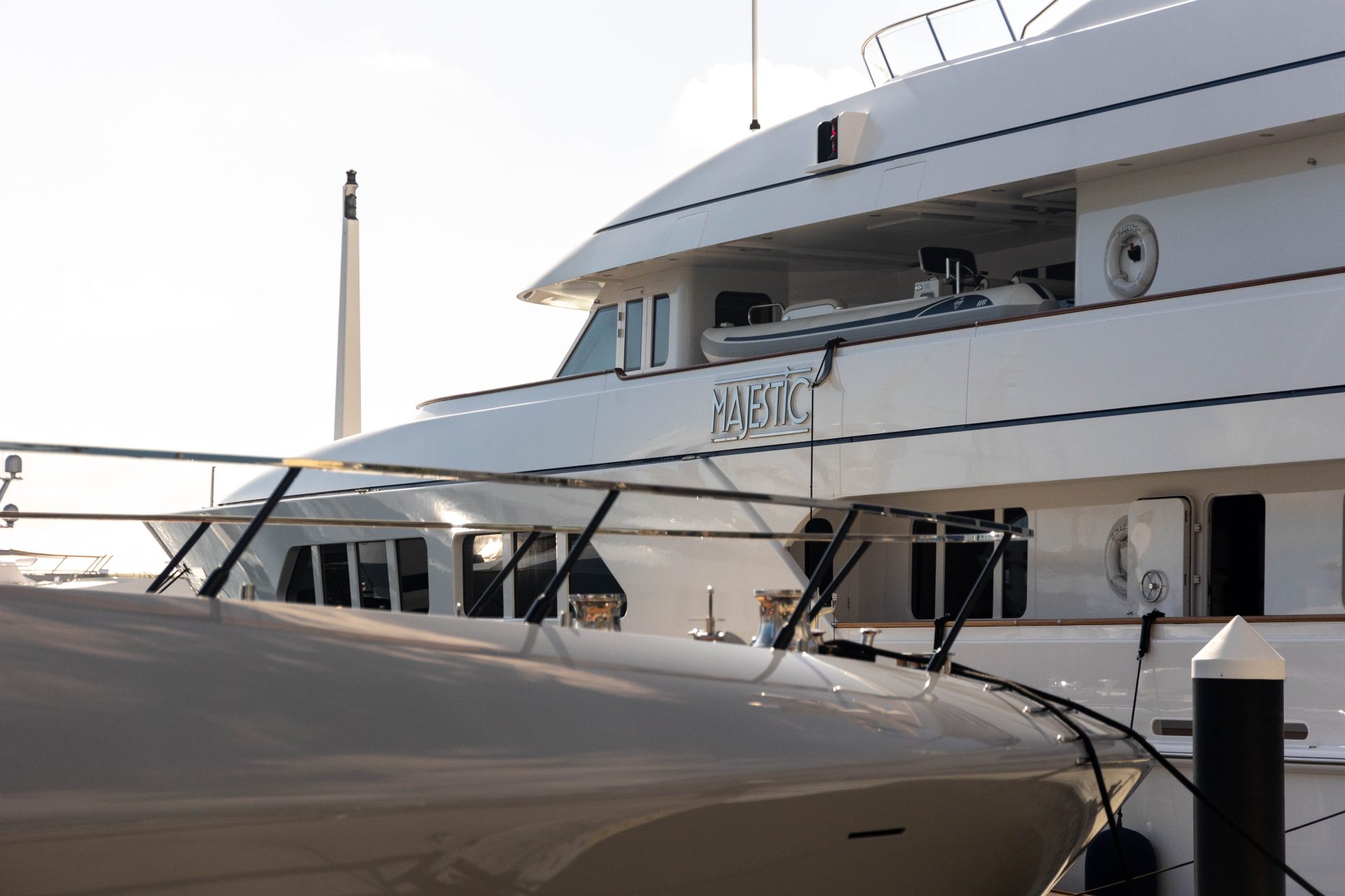 yacht broker positions