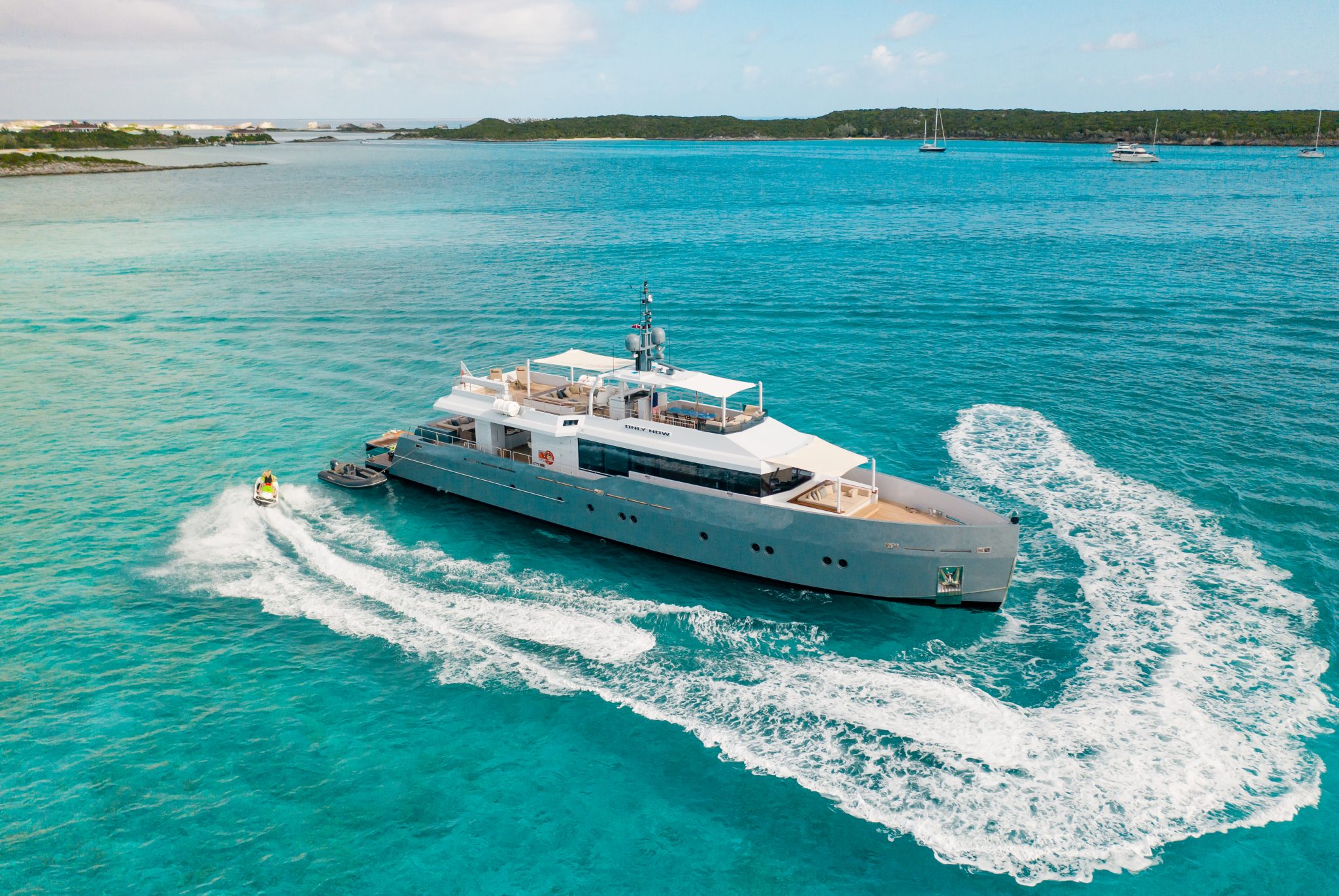 luxury yacht broker jobs